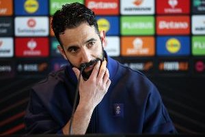 阿莫林可能成为第三位对瓜帅三连胜的主帅，前两人是图赫尔克洛普