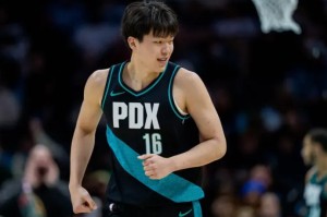 九游官网-仅上49秒！杨瀚森成笑话！开拓者无情弃用，球迷：小杨委屈了|波特兰开拓者队|犹他爵士队|中国篮球|杨翰森|篮板_新浪体育_新浪新闻