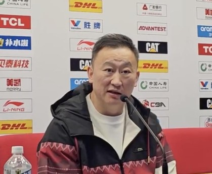 九游官网-刘维伟：球队内线太缺人米奇一直在坚持，我确实没什么好办法